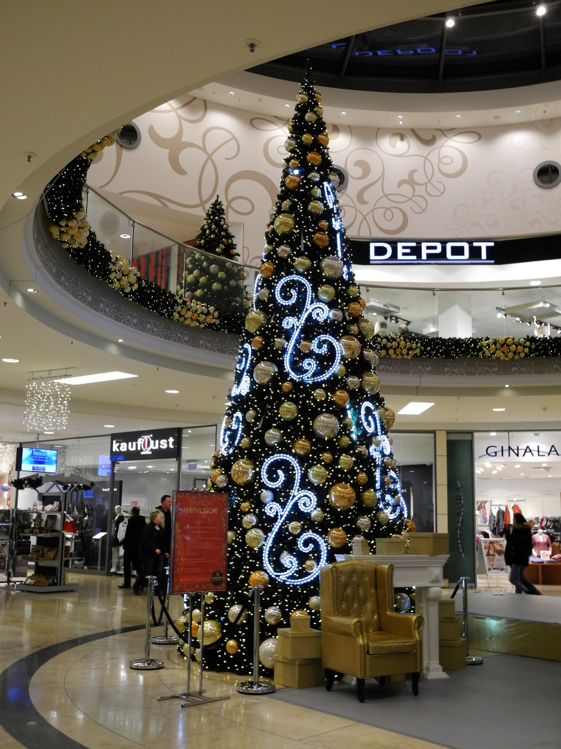 Weihnachtsbaum in den Schlosshöfen