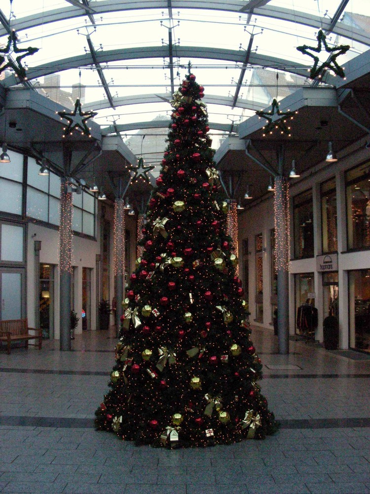 Weihnachtsbaum in der "Neuen Mitte" Kleve