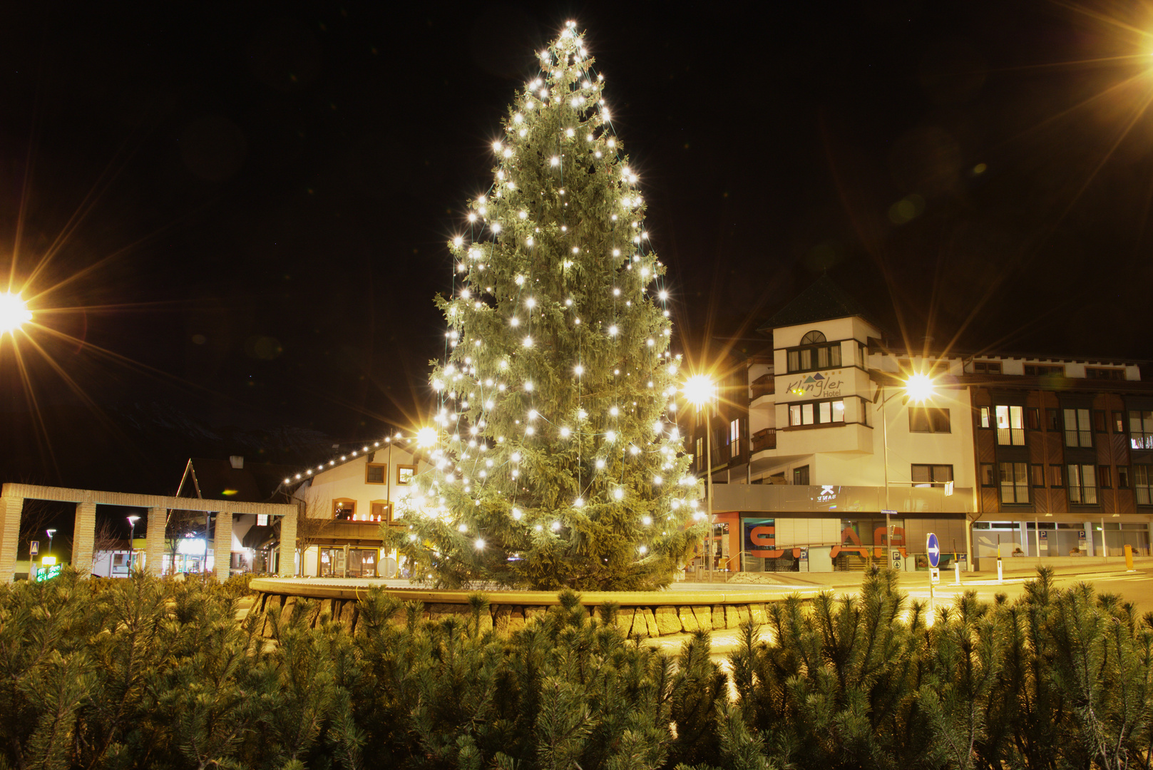 Weihnachtsbaum in Maurach am Achsensee