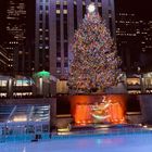 Weihnachtsbaum mit Eisbahn am Rockefeller Center