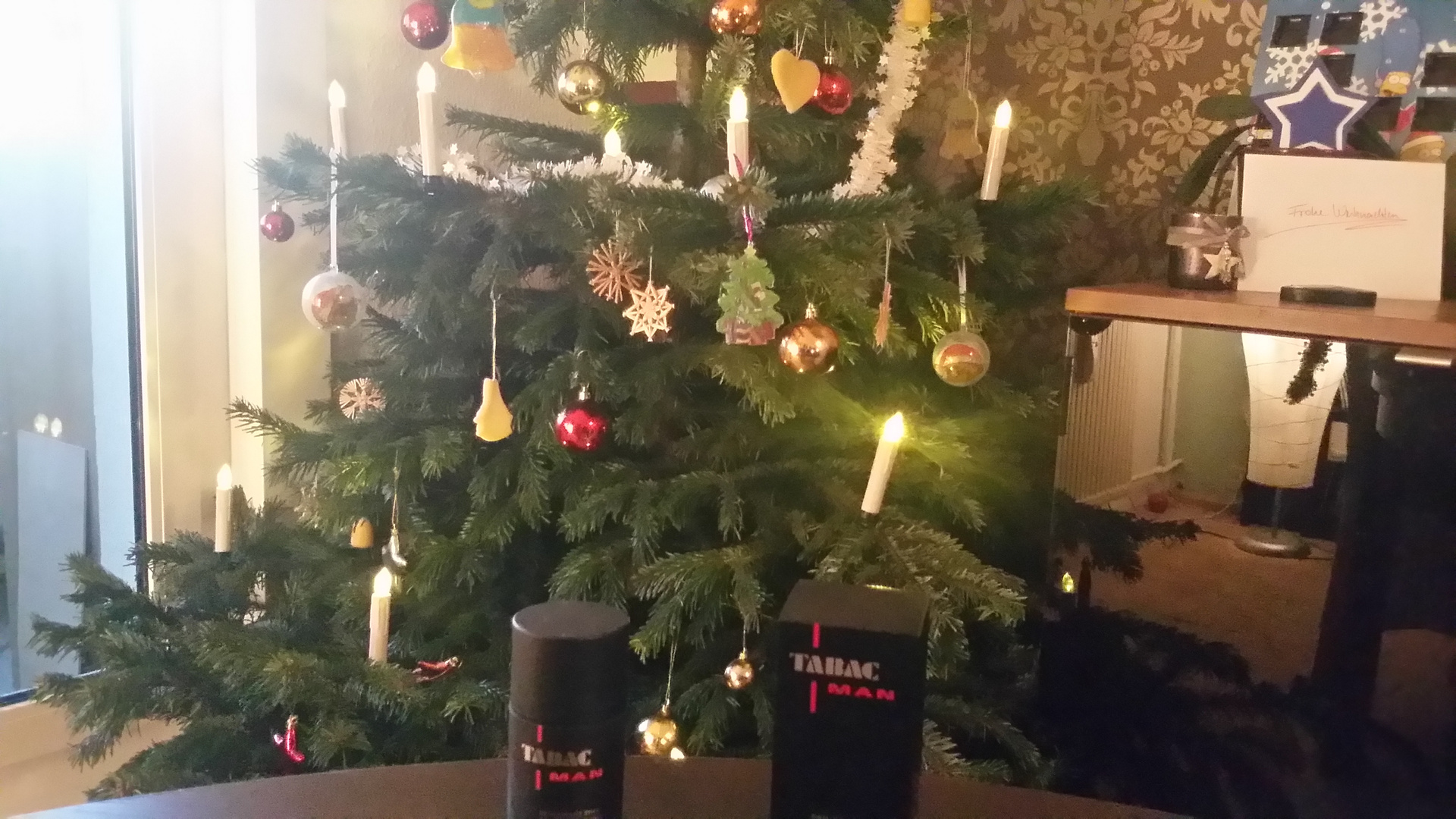 Weihnachtsbaum und Geschenke 2014