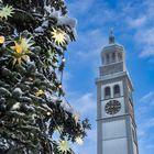 Weihnachtsbaum und Perlachturm am Christkindlesmarkt