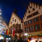 Weihnachtsbaum vor Frankfurter Römer beim Weinachtsmarkt 2021