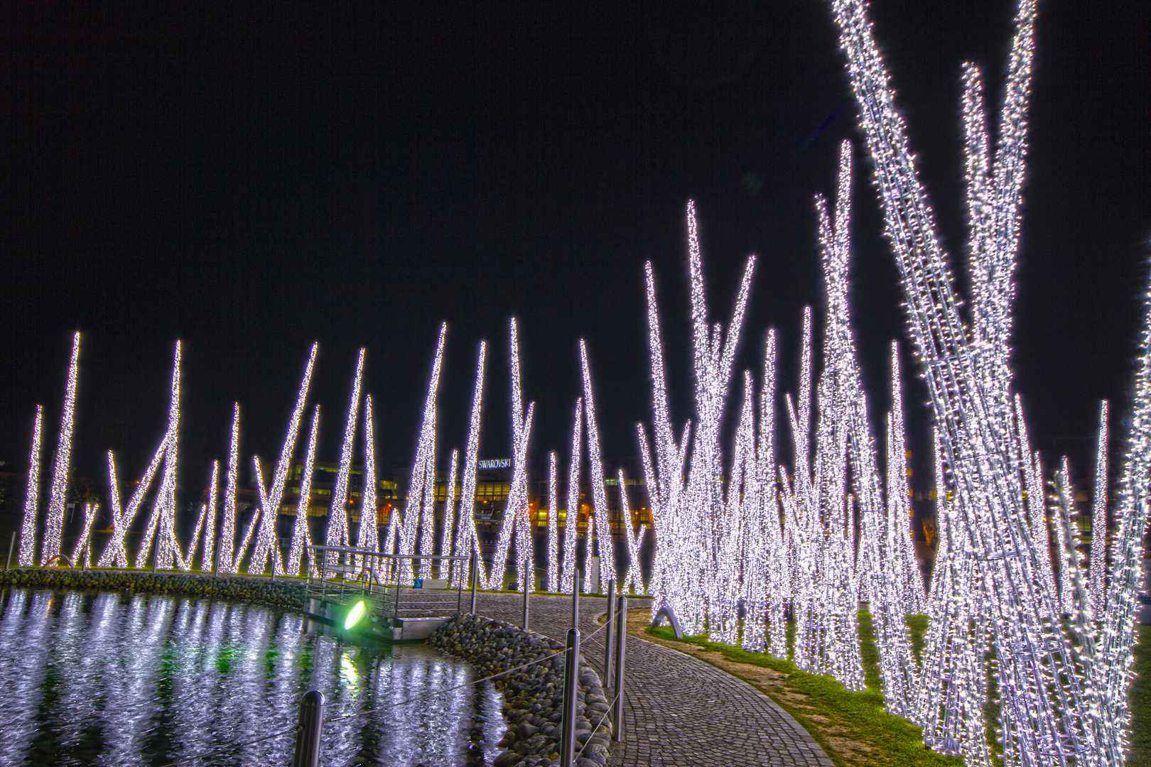 Weihnachtsbeleuchtung 2011 der Swarovski Kristallwelten