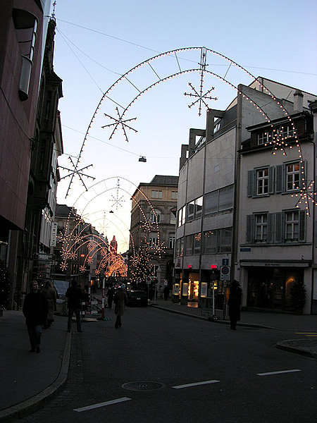 Weihnachtsbeleuchtung beim eindunkeln