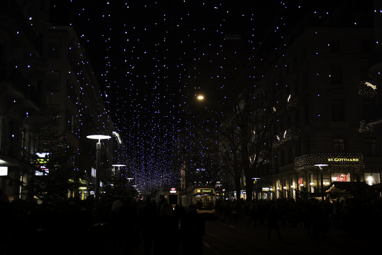 Weihnachtsbeleuchtung in Zürich Bahnhofstrasse