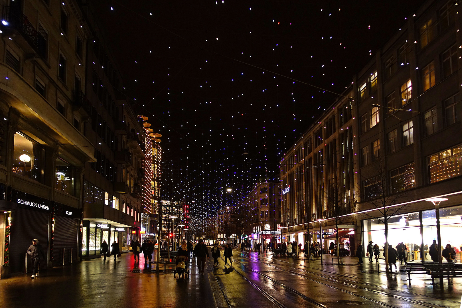 Weihnachtsbeleuchtung Lucy in Zürich