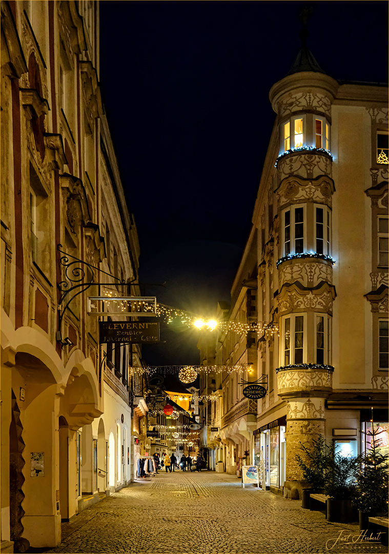 Weihnachtsbeleuchtung mit Durchblick