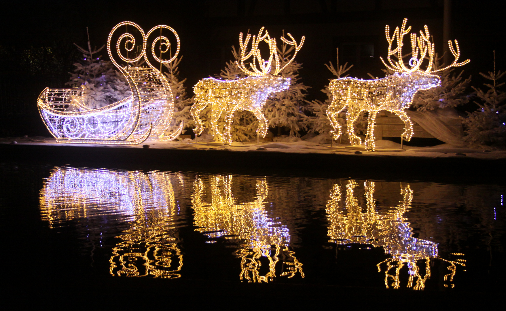 Weihnachtsdekoration in Ottmarsheim (Alsace)