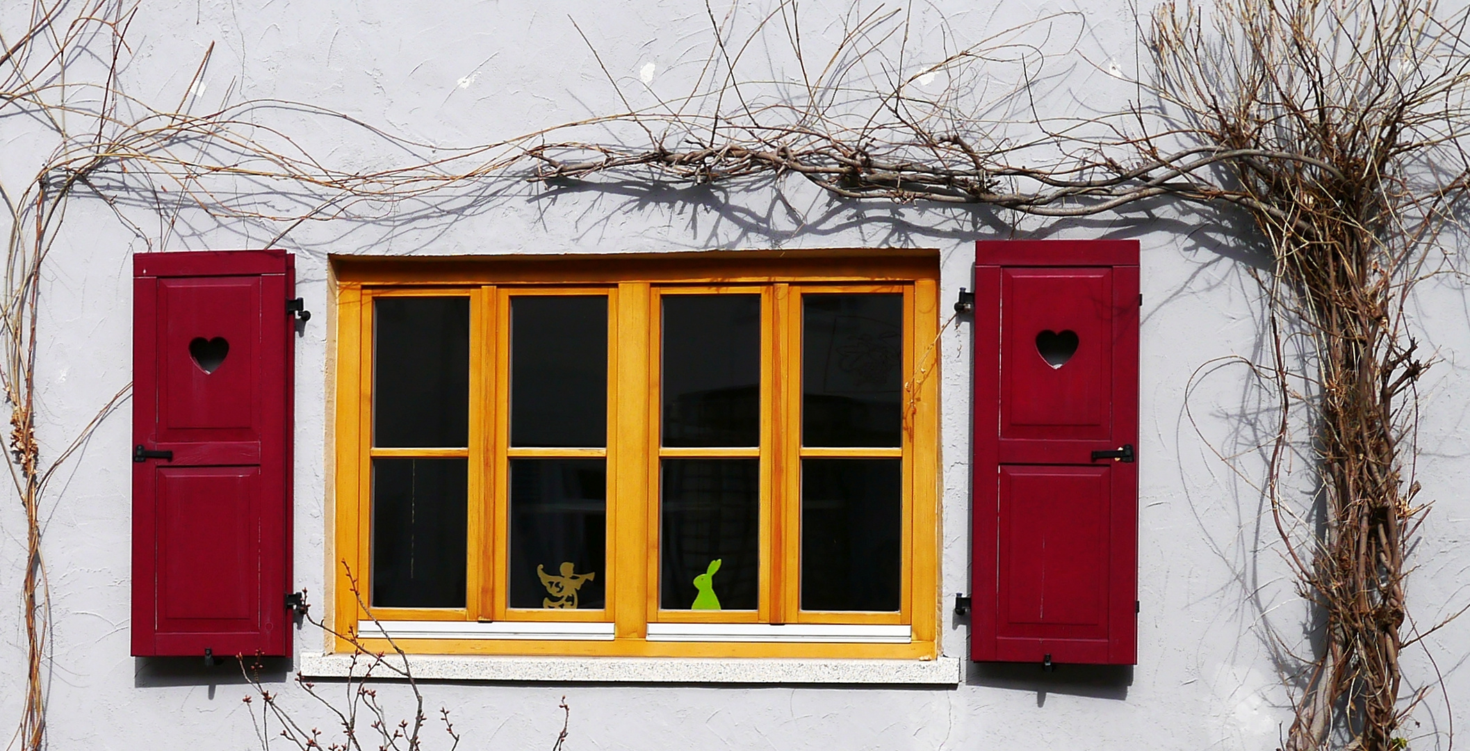 Weihnachtsengel trifft Osterhase