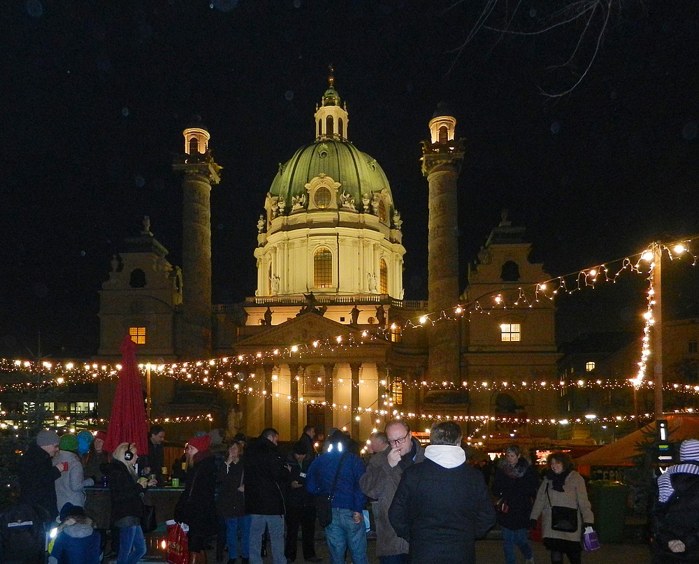 Weihnachtsflair am Karlsplatz (Wien)