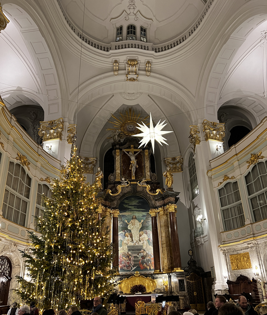 Weihnachtskonzert im "Michel" in Hamburg 2023