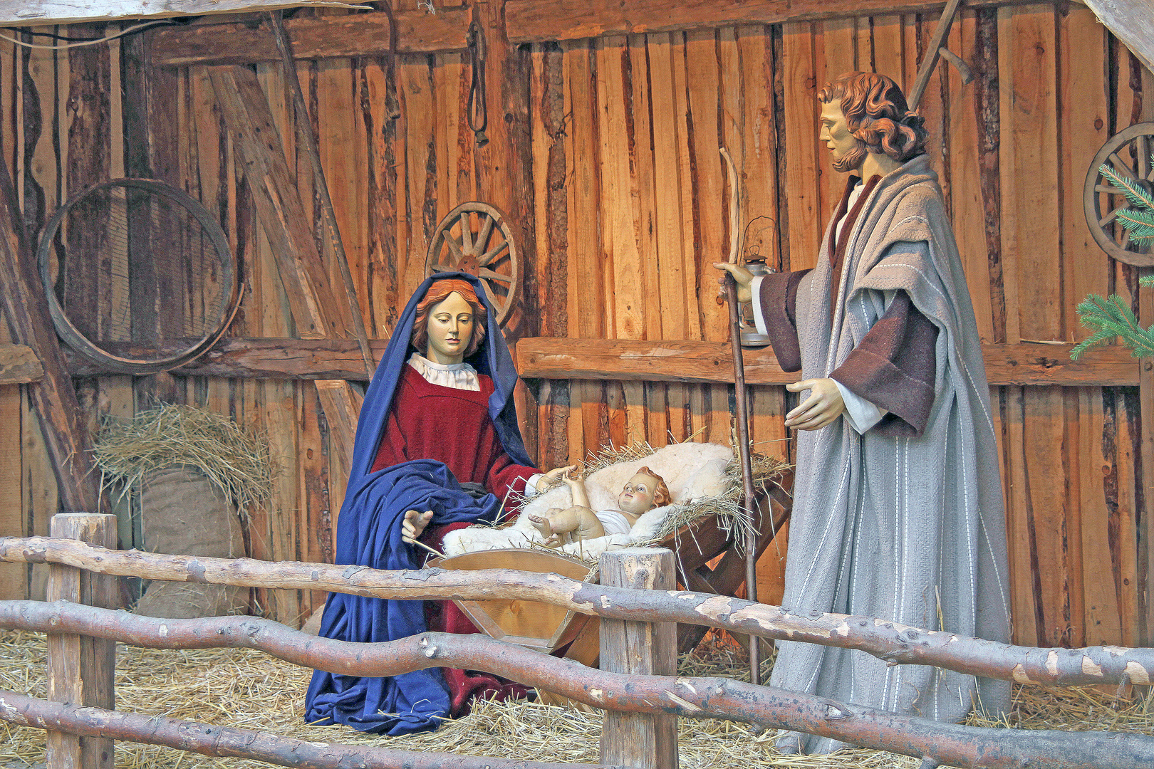 Weihnachtskrippe auf dem Ulmer Münsterplatz Foto & Bild stillleben