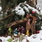 Weihnachtskrippe mit dem ersten Schnee in Illerberg 