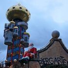 Weihnachtsmann im Biergarten