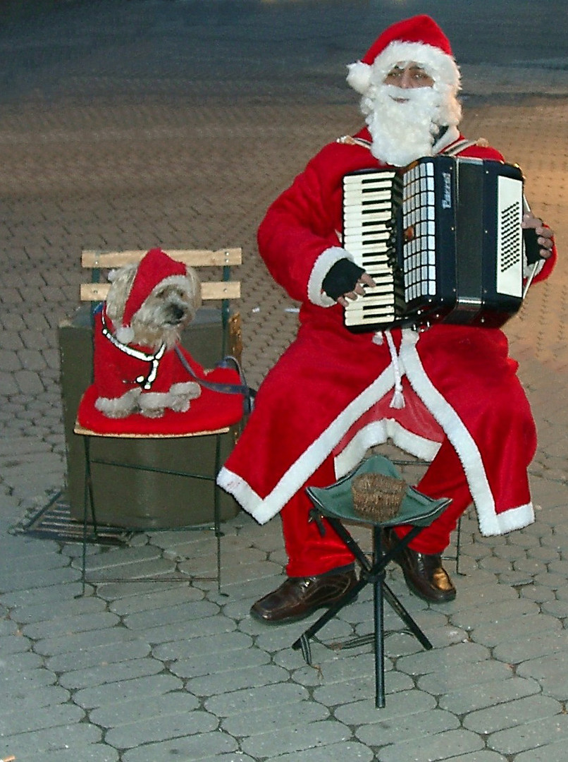 Weihnachtsmann mit Hund