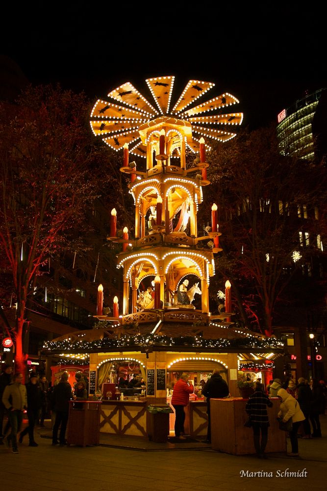 Weihnachtsmarkt am Berliner Potsdamer Platz Foto & Bild