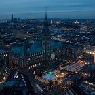 Weihnachtsmarkt am Hamburger Rathaus