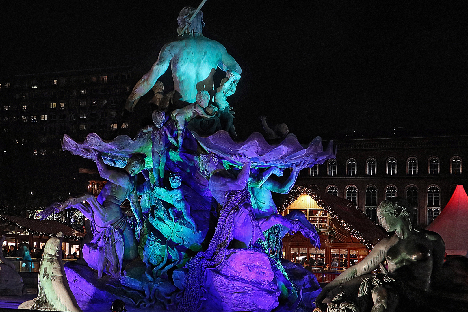 Weihnachtsmarkt am Neptunbrunnen