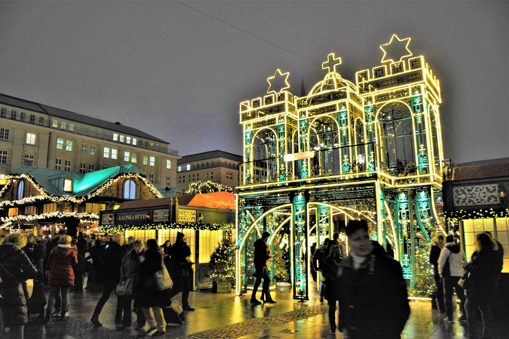 WEIHNACHTSMARKT am RATHAUS