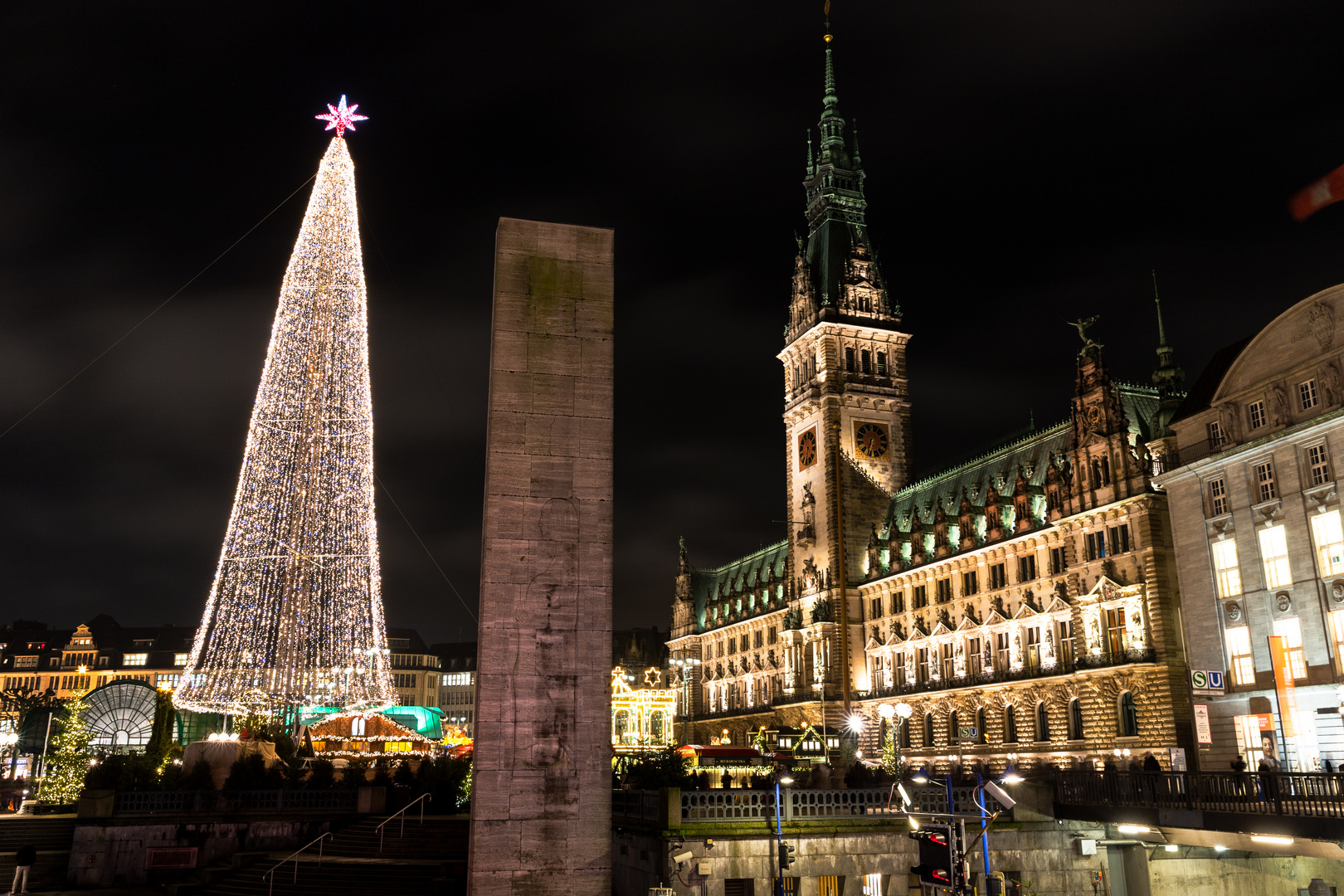 Weihnachtsmarkt am Rathaus