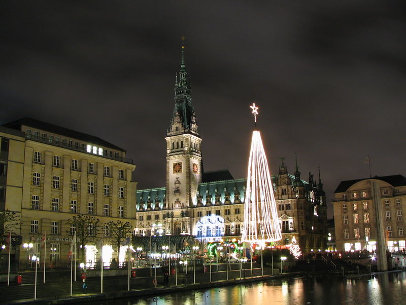 Weihnachtsmarkt am Rathaus