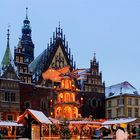 Weihnachtsmarkt am Rathaus in Wroclaw