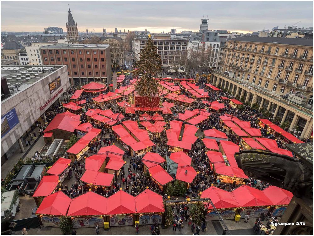 weihnachtsmarkt am roncalliplatz Foto & Bild  world 