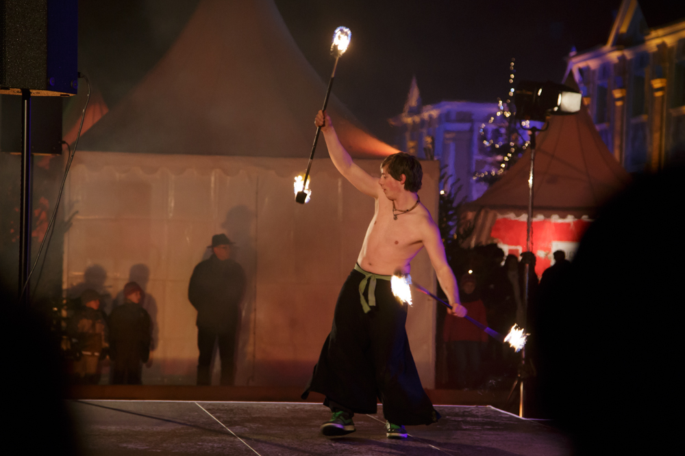 Weihnachtsmarkt am Schloss 2013, Feuershow .