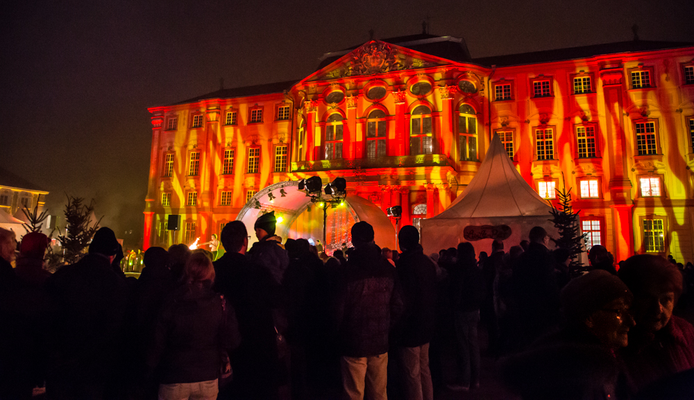 Weihnachtsmarkt am Schloss 2013, Schloss im farbigen Glanz