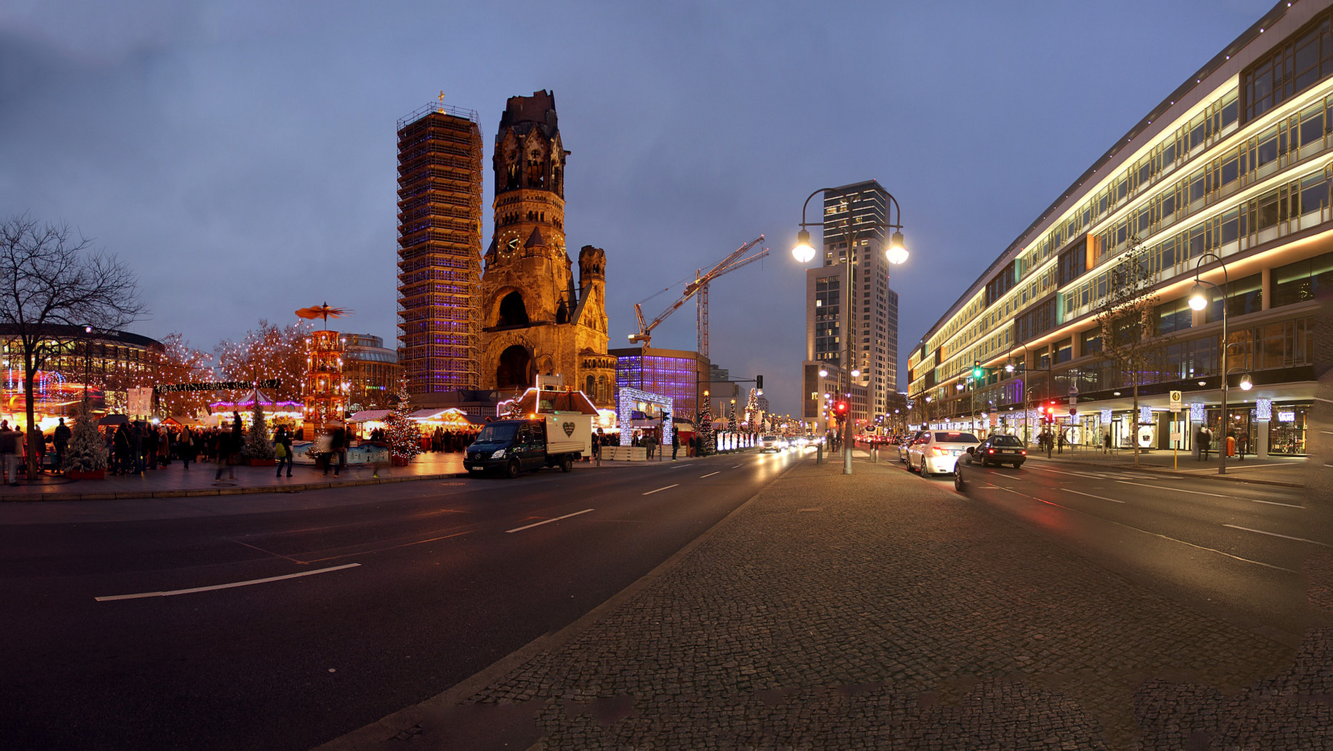 Weihnachtsmarkt an der Berliner Gedächtniskirche.