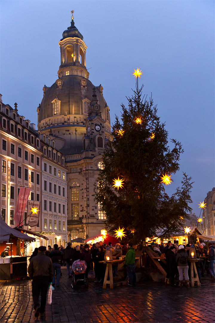 Weihnachtsmarkt an der Frauenkirche