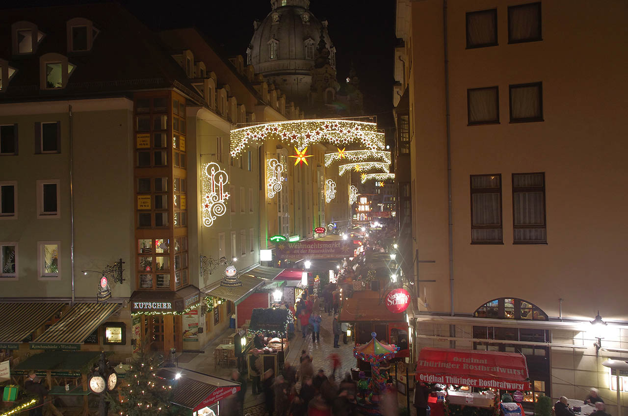 Weihnachtsmarkt an der Frauenkirche Dresden