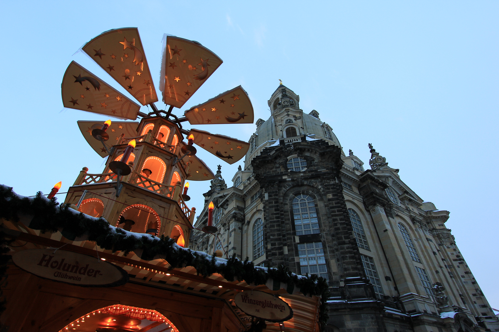 Weihnachtsmarkt an der Frauenkirche Dresden