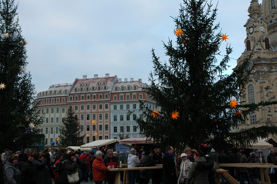 Weihnachtsmarkt an der Frauenkirche (Neumarkt)