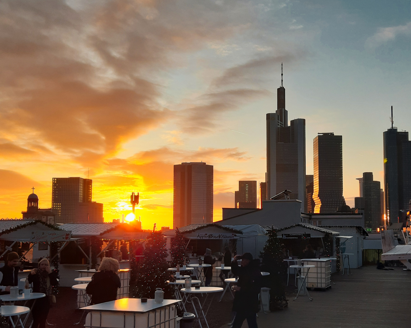 Weihnachtsmarkt auf dem Dach