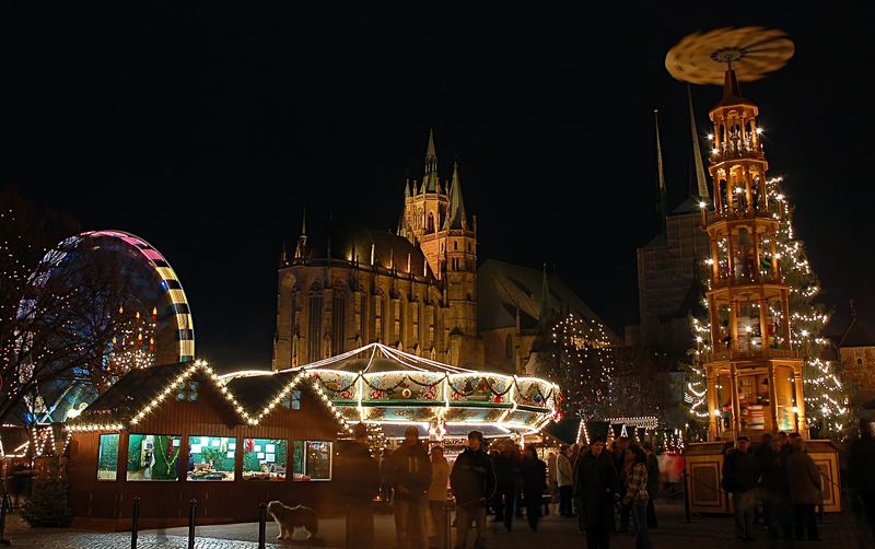 Weihnachtsmarkt auf dem Domplatz.