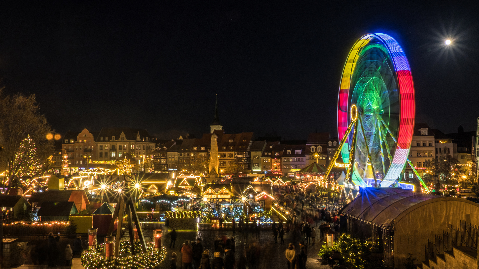 Weihnachtsmarkt auf dem Domplatz in Erfurt