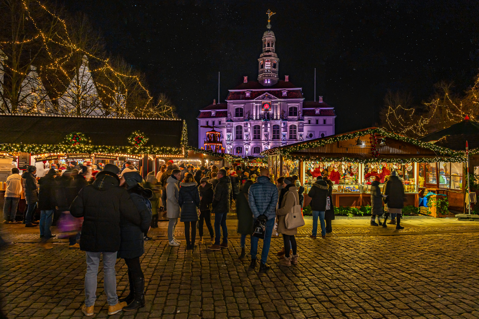 Weihnachtsmarkt auf dem Lüneburger Marktplatz