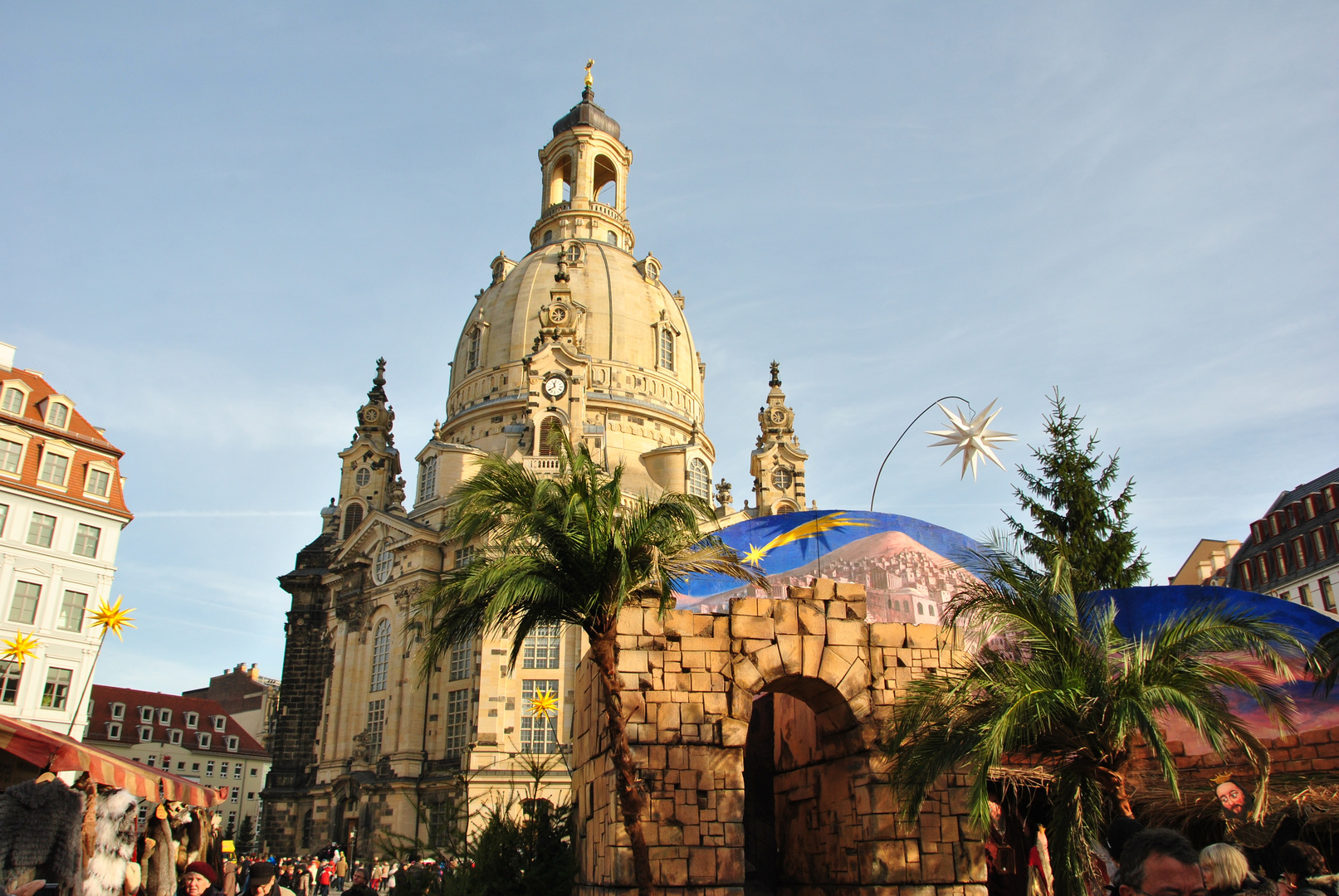 Weihnachtsmarkt auf dem Neumarkt