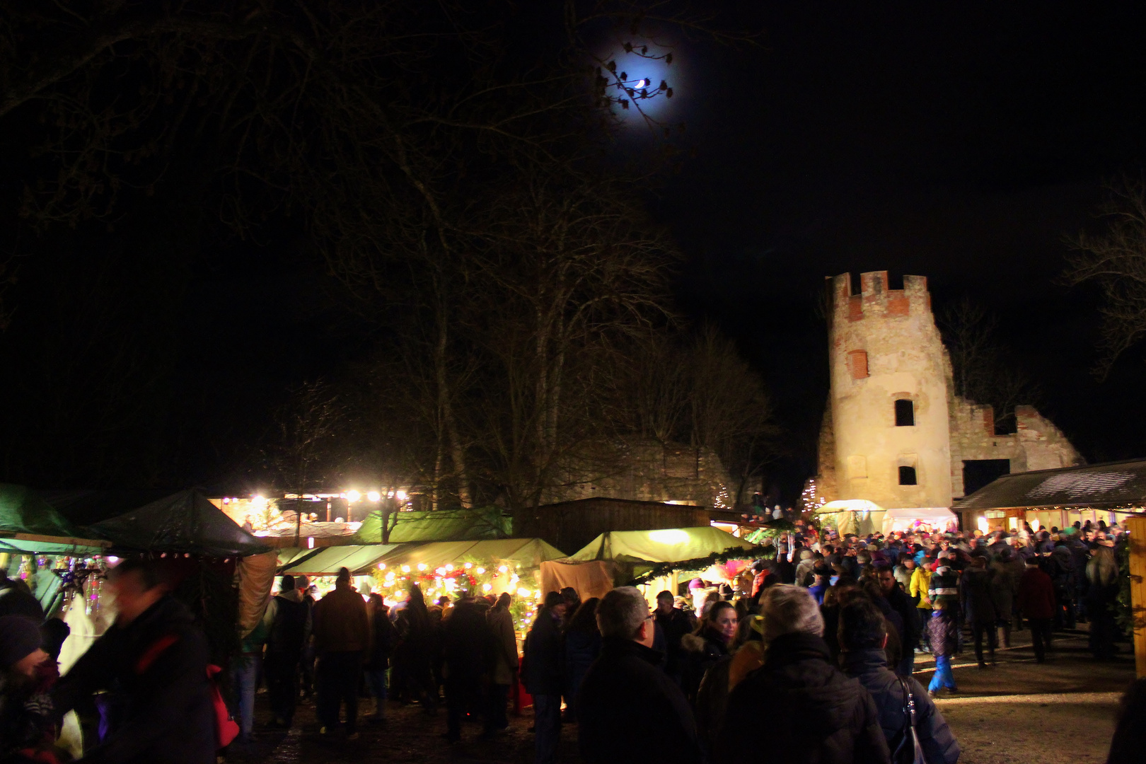 Weihnachtsmarkt auf der Ruine Hornstein