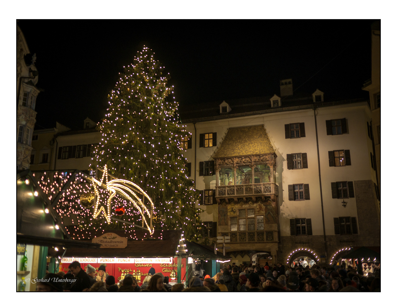 Weihnachtsmarkt beim Goldenen Dachl in Innsbruck