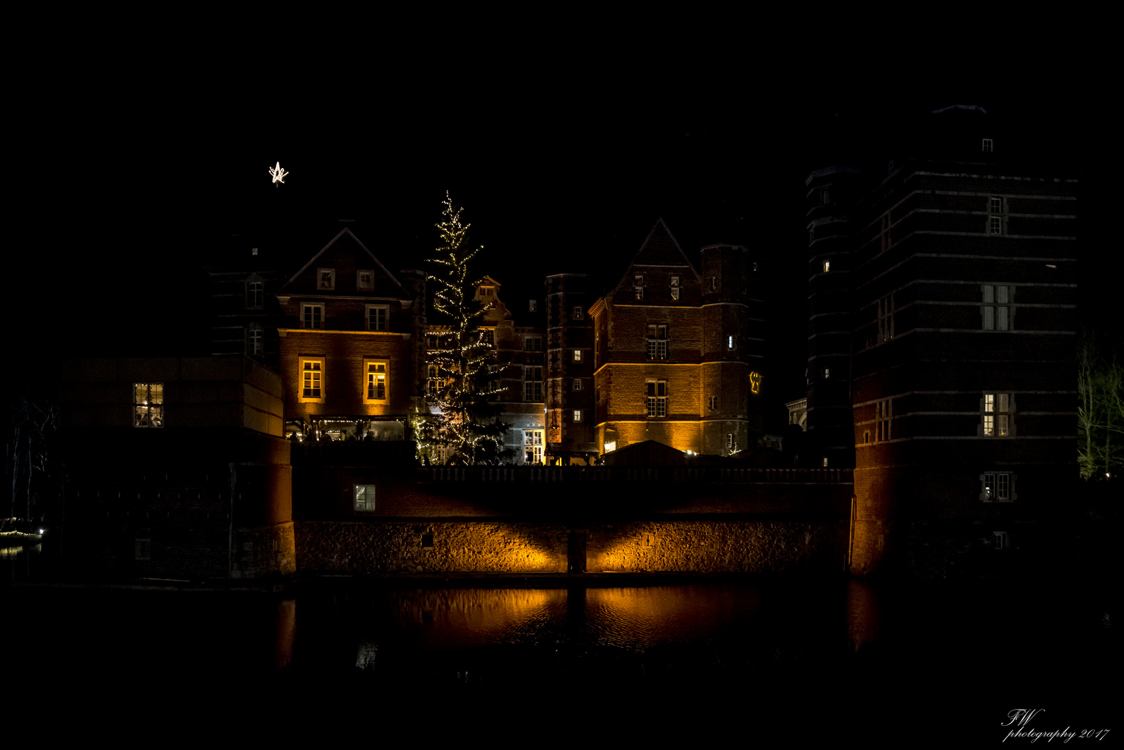 Weihnachtsmarkt beim Wasserschloss  Merode