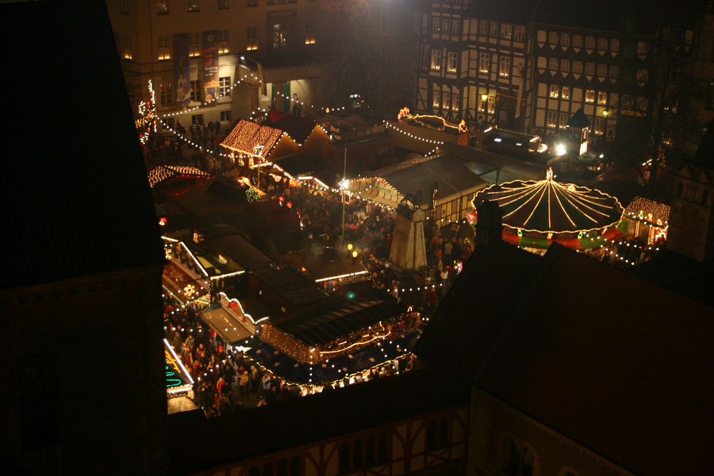 Weihnachtsmarkt - Blick vom Rathausturm BS