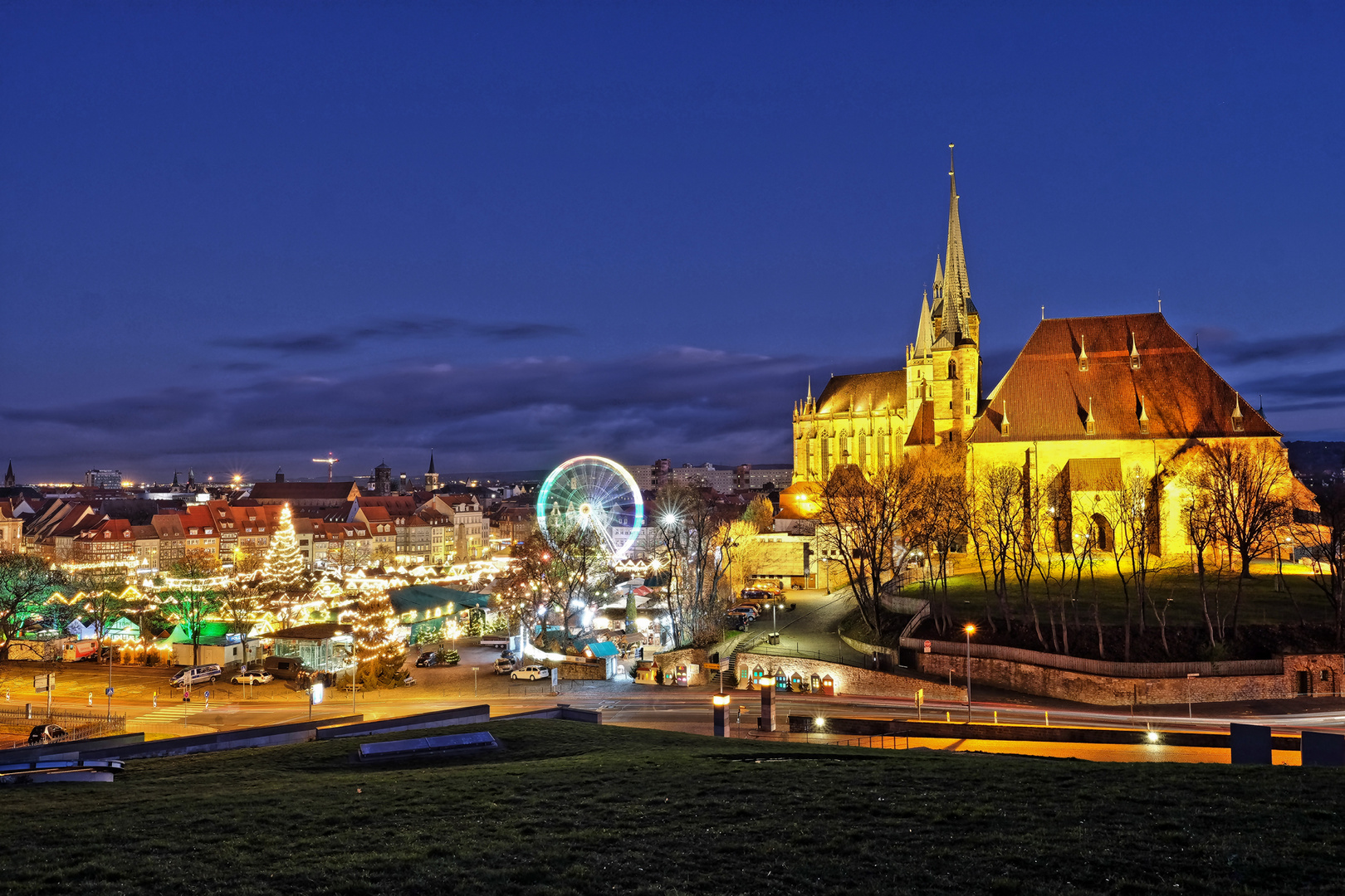 Weihnachtsmarkt Erfurt vor dem Domberg zur Blauen Stunde