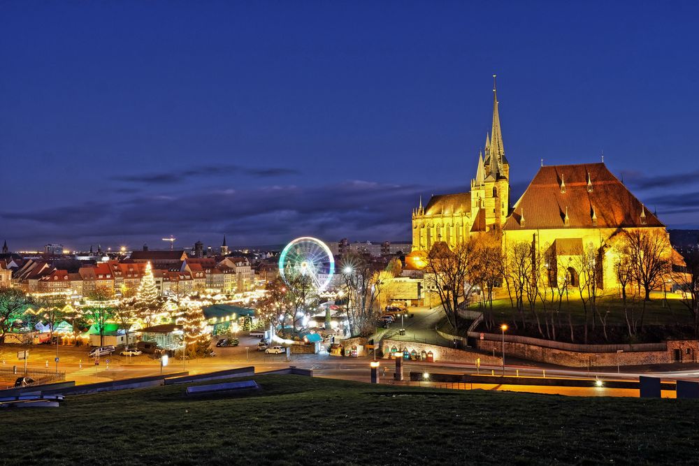 Weihnachtsmarkt Erfurt vor dem Domberg zur Blauen Stunde Foto & Bild