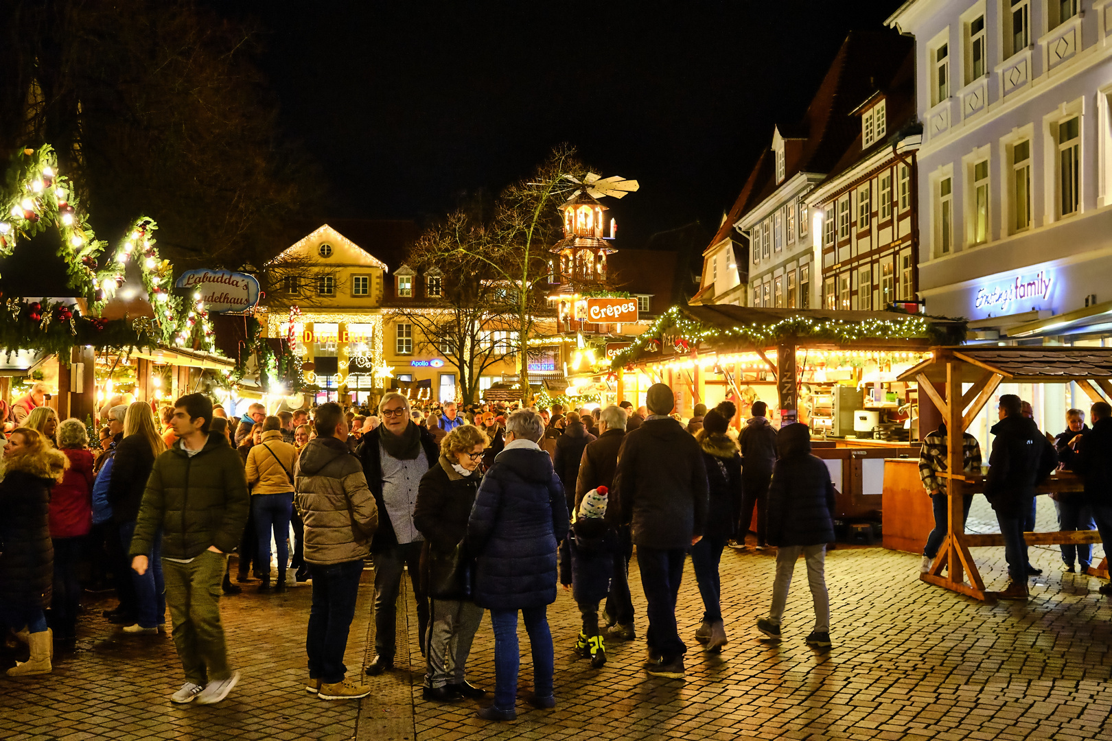Weihnachtsmarkt Hameln (10) Foto & Bild erwachsene menschen