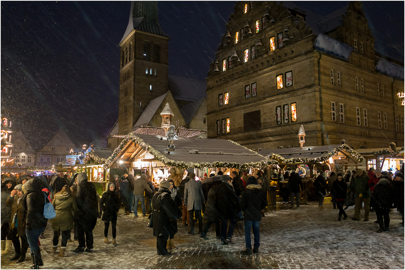 Weihnachtsmarkt Hameln im Schneetreiben
