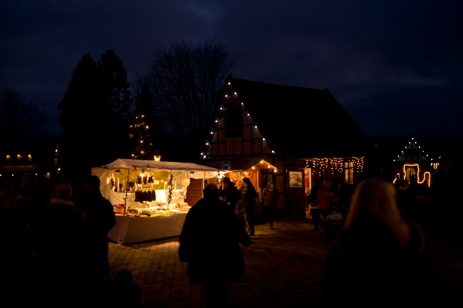 Weihnachtsmarkt im Detmolder Fachwerkdorf(3) Foto & Bild gratulation