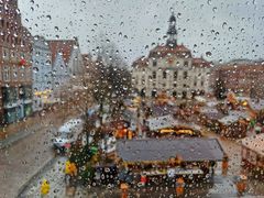 Weihnachtsmarkt im Regen